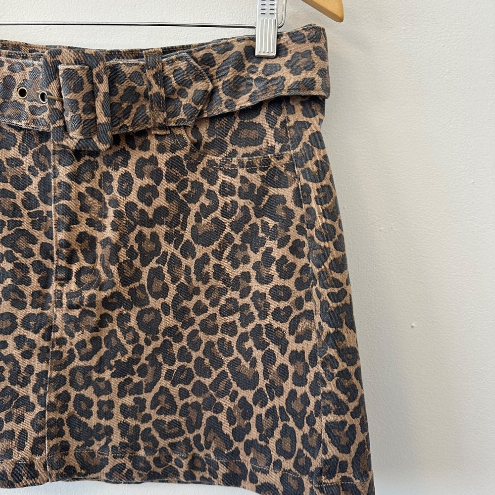 Show Me Your Mumu Tyra Belted Mini Skirt in Leopard Latte | Size Medium - Picture 5 of 15